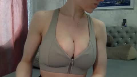 langoria online show from 04/18/26, 10:30