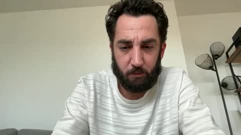 Snapshot of lanimalr chatting on 12/06/24, 12:49 Lanimal online show from 12/06/24, 12:49