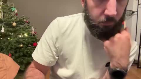 Snapshot of lanimalr chatting on 12/18/25, 11:33 Lanimal online show from 12/18/25, 11:33