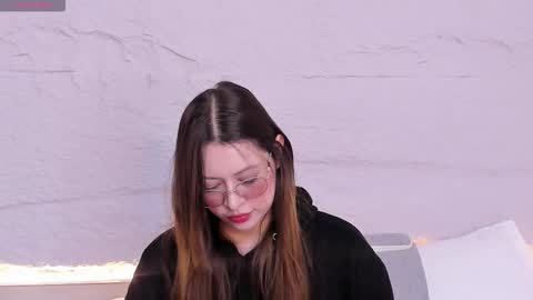 Lanna online show from 02/04/26, 11:49