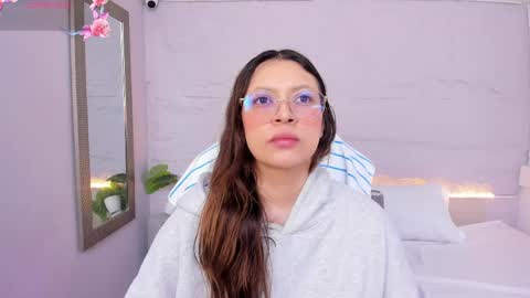 Lanna online show from 04/29/26, 11:47