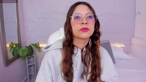 Lanna online show from 05/13/26, 11:40