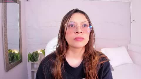 Lanna online show from 06/23/26, 11:41
