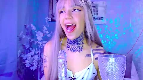 LANNIE   online show from 11/07/25, 09:59