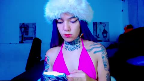 Snapshot of lannie_gonzales chatting on 05/11/26, 01:17 LANNIE online show from 05/11/26, 01:17