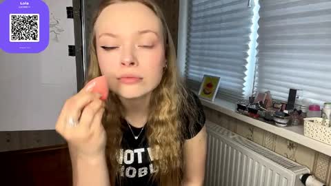 Snapshot of lanniecastellow chatting on 04/10/26, 01:27 Hello My name is Lola online show from 04/10/26, 01:27