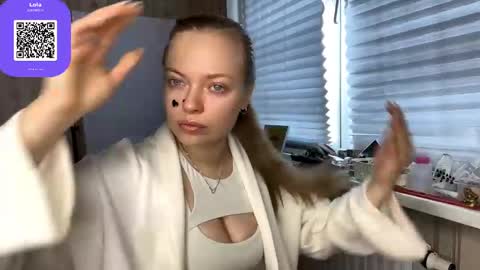 Snapshot of lanniecastellow chatting on 04/12/26, 09:03 Hello My name is Lola online show from 04/12/26, 09:03