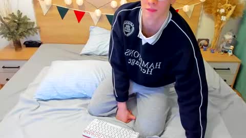 Fandi online show from 01/23/25, 06:35