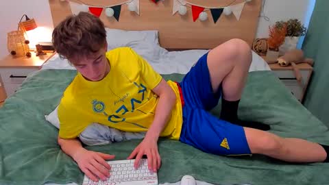 Fandi online show from 11/19/25, 09:09