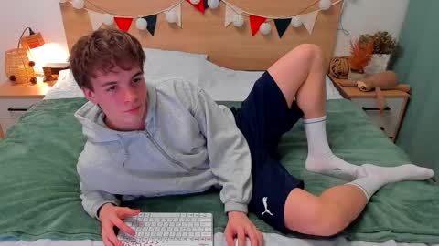 Fandi online show from 11/21/25, 06:23