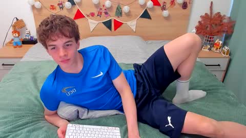 Fandi online show from 12/14/25, 10:42