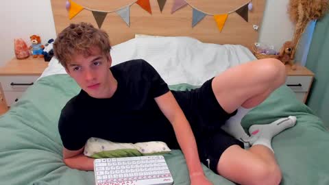 Fandi online show from 04/03/26, 02:04