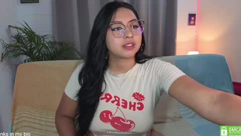 Lara  online show from 04/10/26, 11:42