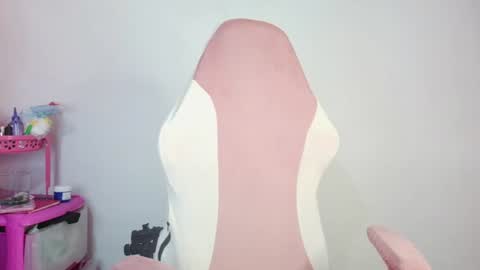 Snapshot of lara_aisha chatting on 06/15/26, 10:34 LARA online show from 06/15/26, 10:34