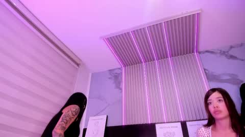 lara_as online show from 04/11/26, 07:45