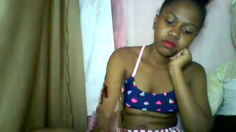 lara_belle online show from 05/05/26, 05:54