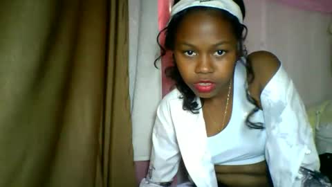 lara_belle online show from 05/10/26, 09:58