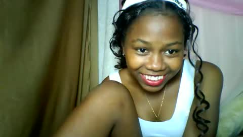 lara_belle online show from 05/10/26, 10:04