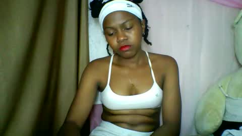 lara_belle online show from 05/12/26, 07:55