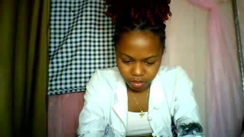 lara_belle online show from 06/07/26, 04:44
