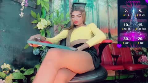 Snapshot of lara_brunette chatting on 12/06/24, 05:33 Lara Brunette online show from 12/06/24, 05:33