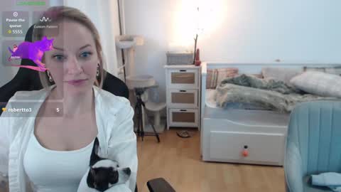 Lara online show from 10/02/25, 04:03