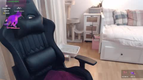 Lara online show from 12/03/25, 07:45