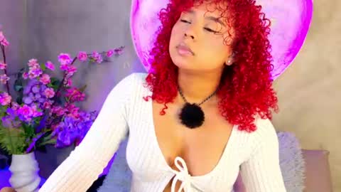lara_curly online show from 06/19/26, 10:19