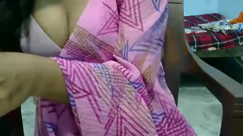 Anshika rai online show from 09/15/25, 06:19