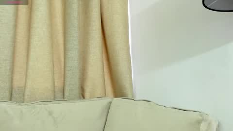      700  200   online show from 10/05/25, 12:03