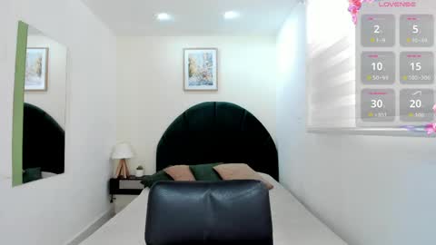      700  200   online show from 04/28/26, 04:45