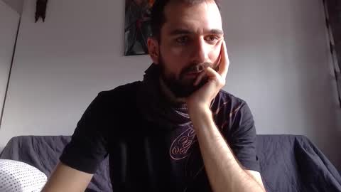 laraaan online show from 12/05/25, 11:19