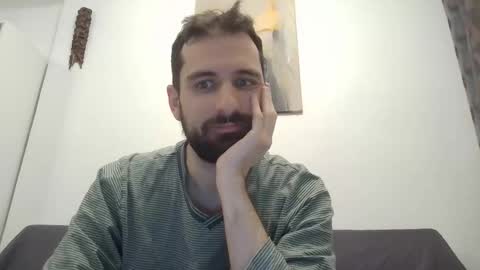 laraaan online show from 12/18/25, 10:05