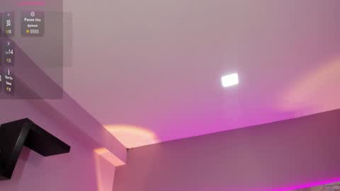 Snapshot of larabrook chatting on 01/10/25, 07:54 Lara online show from 01/10/25, 07:54