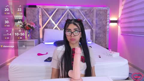 Snapshot of larabrook chatting on 01/13/25, 09:52 Lara online show from 01/13/25, 09:52