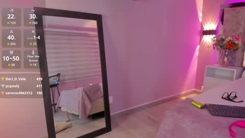 Snapshot of larabrook chatting on 03/10/25, 10:13 Lara online show from 03/10/25, 10:13