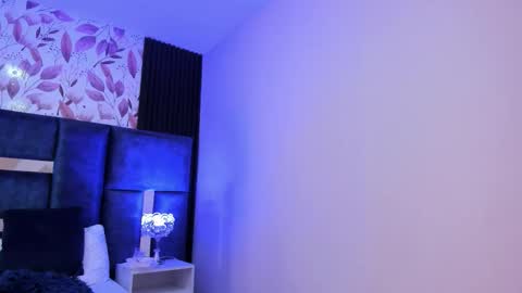 Snapshot of larabrook chatting on 09/12/25, 07:25 Lara online show from 09/12/25, 07:25