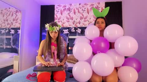 Snapshot of larabrook chatting on 10/30/25, 11:49 Lara online show from 10/30/25, 11:49