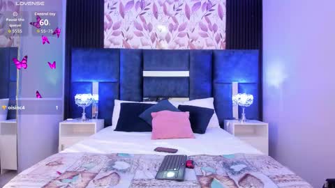 Snapshot of larabrook chatting on 11/07/25, 08:53 Lara online show from 11/07/25, 08:53