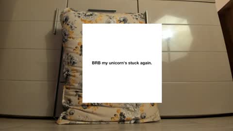 Snapshot of laracara chatting on 12/18/24, 08:20 Lara online show from 12/18/24, 08:20