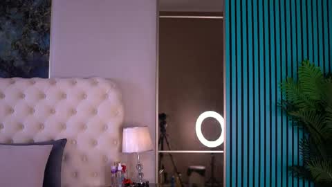 Lara online show from 05/02/26, 04:50