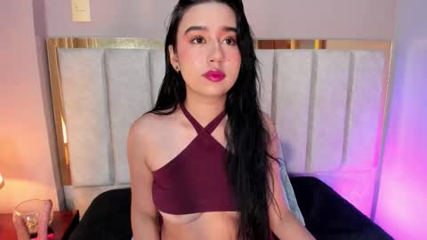 Snapshot of laragoldd chatting on 01/09/26, 12:57 Lara Gold online show from 01/09/26, 12:57