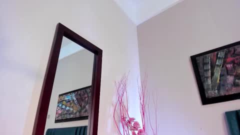 Snapshot of laragoldd chatting on 02/04/26, 01:00 Lara Gold online show from 02/04/26, 01:00