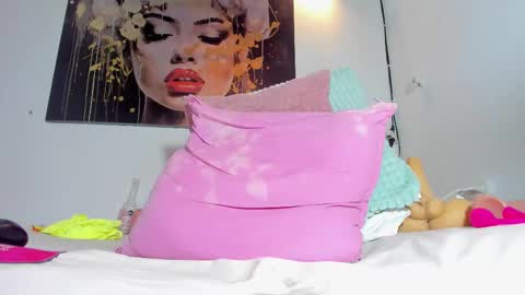 REINA  online show from 01/05/26, 05:27