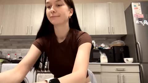 lara online show from 03/15/26, 09:32