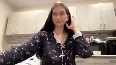 lara online show from 03/29/26, 07:14