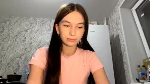 lara online show from 04/17/26, 07:39