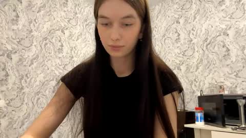 lara online show from 04/24/26, 09:39