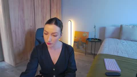 LaraKanes online show from 02/27/25, 10:48