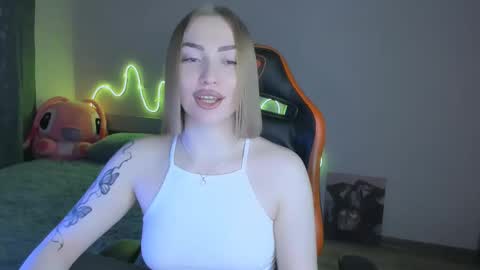 LaraKrein lk online show from 01/13/26, 11:37